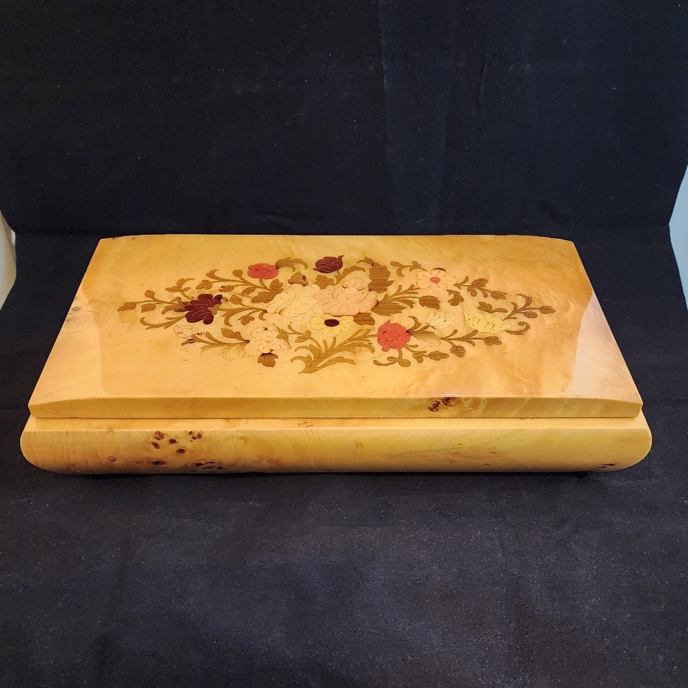 Vtg C. Industries Burl Wood Inlaid Wood Florals Music Box "Sunrise, Sunset" USA